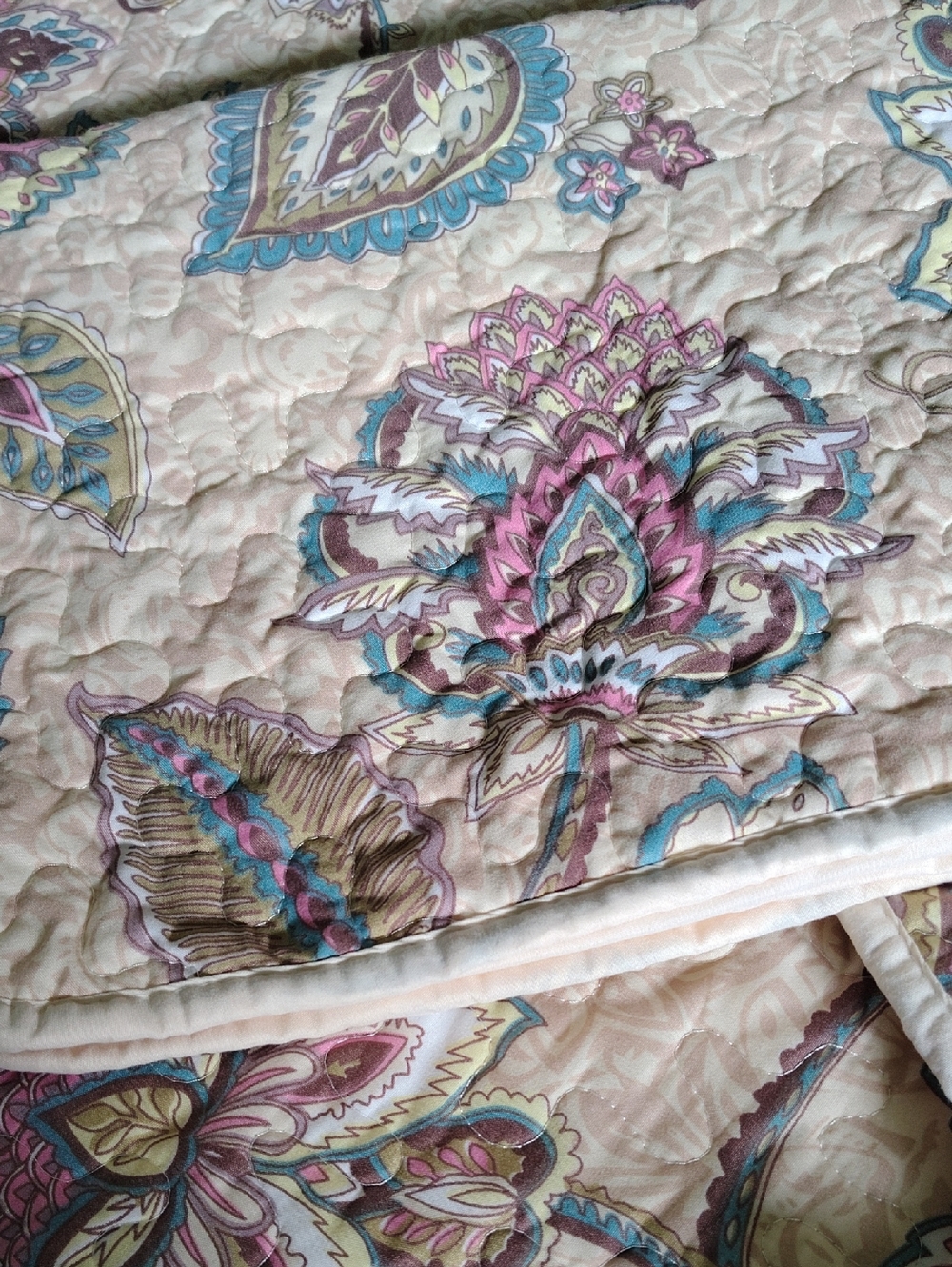 3 PC Daybed Set, Floral Pattern,Excellent Preowned Cond. - Picture 2 of 3